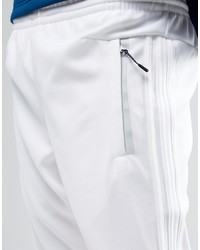 Мужские белые спортивные штаны от adidas, 3,817 руб.