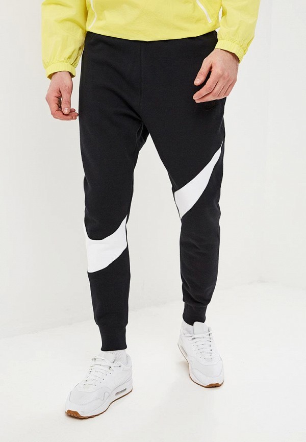 Мужские черно-белые спортивные штаны от Nike, 2,910 руб.