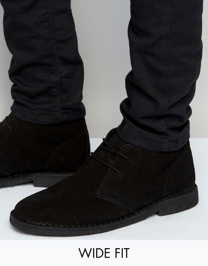 Черные замшевые ботинки дезерты от Asos, 5,386 руб.