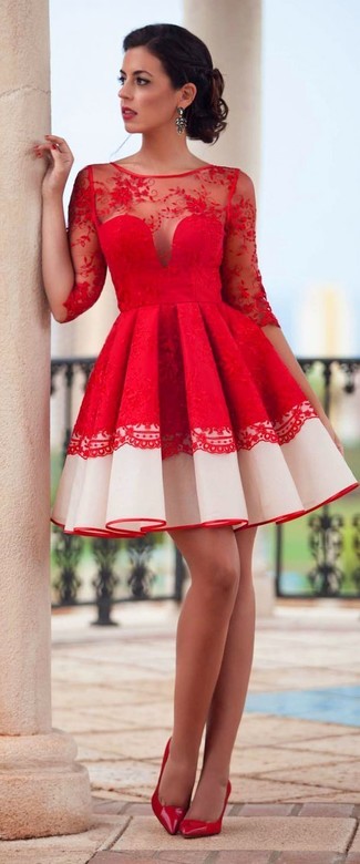 Платье бежевое с красным