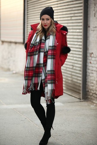 Красная куртка и шарф