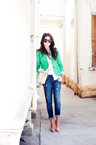 Зеленый пиджак женский с джинсами