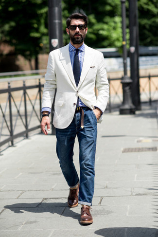 Как носить темно-синий галстук с белым пиджаком мужчине – 49 фото