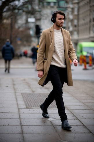 Светлое мужское пальто с чем носить
