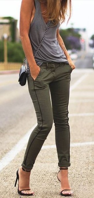 С чем носить болотные джинсы женские