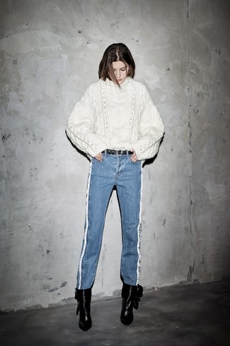 Как носить ботильоны с вязаным свитером