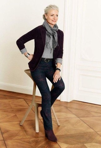 Как носить ботильоны с свитером с круглым вырезом