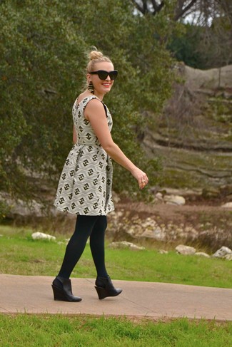 Как носить ботильоны с коктейльным платьем