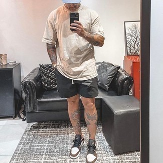 С чем носить бирюзовую бейсболку мужчине