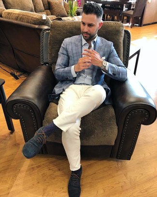 Какие брюки чинос носить с бирюзовым пиджаком