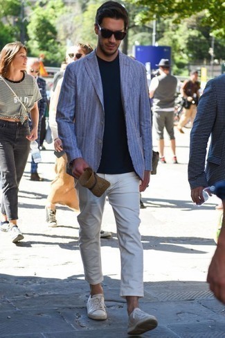 Какие брюки чинос носить с бирюзовым пиджаком