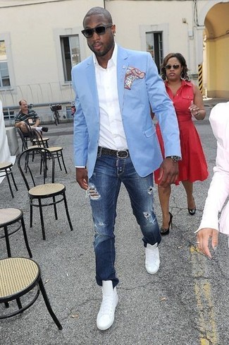 Какие джинсы носить с бирюзовым пиджаком мужчине