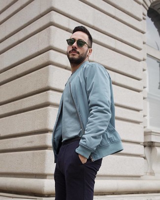 С чем носить бирюзовый бомбер мужчине