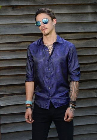 С чем носить бирюзовый браслет мужчине