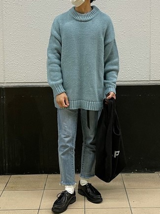 С чем носить бирюзовый свитер с круглым вырезом мужчине