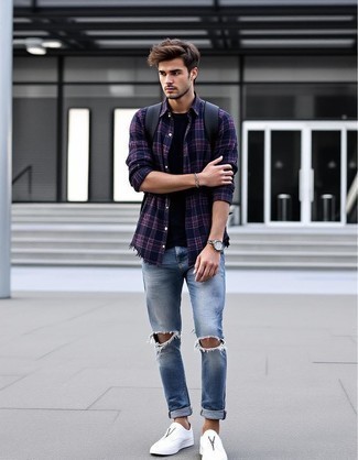 С чем носить бирюзовые джинсы мужчине