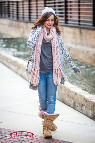 С чем носить бирюзовую кожаную сумку женщине