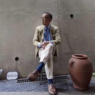 С чем носить бирюзовый галстук в горошек мужчине