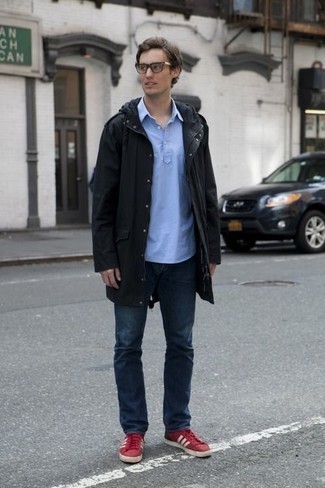 С чем носить бирюзовую футболку-поло мужчине