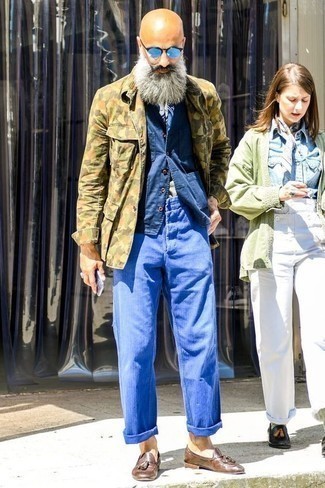 С чем носить бирюзовый шарф с принтом мужчине