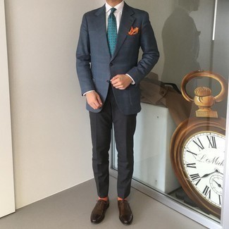 С чем носить бирюзовый галстук с принтом мужчине