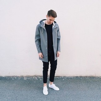 С чем носить бирюзовый дождевик мужчине