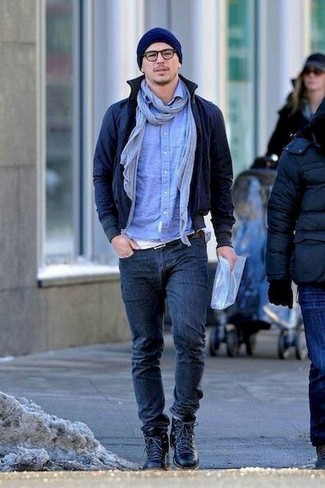 С чем носить бирюзовый шарф мужчине