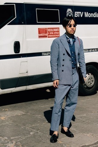 С чем носить бирюзовый шарф мужчине