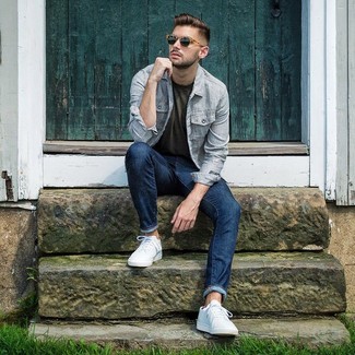 С чем носить бирюзовую куртку-рубашку мужчине