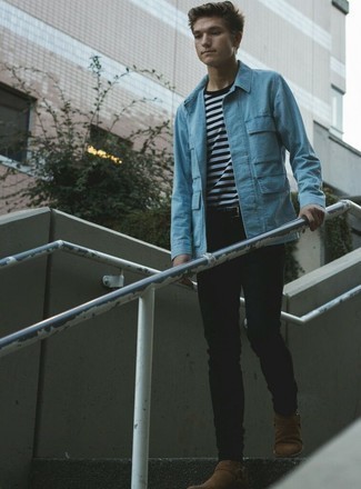 С чем носить бирюзовую куртку-рубашку мужчине