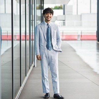 Какие лоферы носить с бирюзовым костюмом