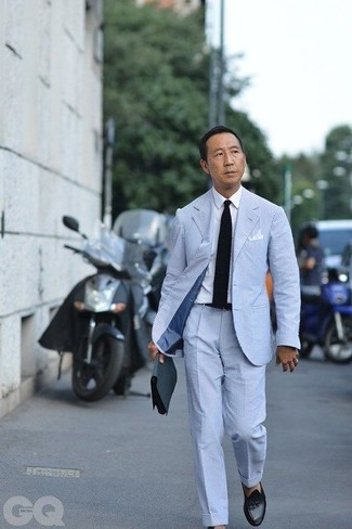 Какие лоферы носить с бирюзовым костюмом