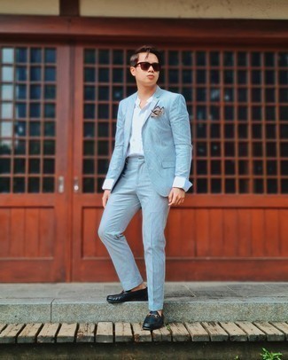 Какие лоферы носить с бирюзовым костюмом