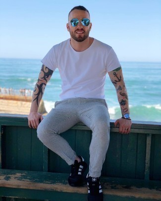 С чем носить бирюзовые солнцезащитные очки мужчине