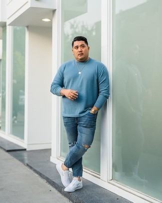 Какие джинсы носить с бирюзовым свитшотем мужчине