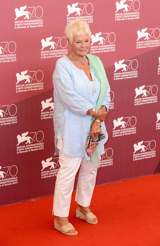 С чем носить бирюзовую тунику