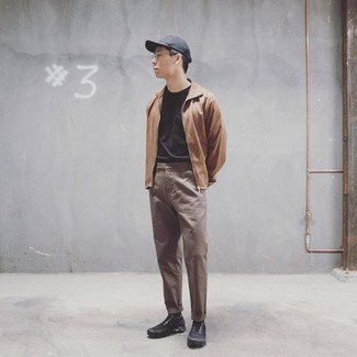 Как носить кроссовки с бомбером мужчине