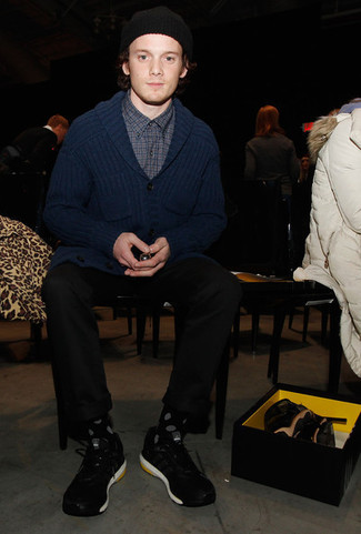 Как носить кроссовки с кардиганом мужчине