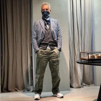 Как носить кроссовки с кардиганом мужчине