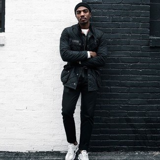 Как носить кроссовки с полевой курткой