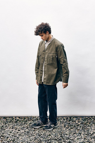 Как носить кроссовки с джинсами мужчине