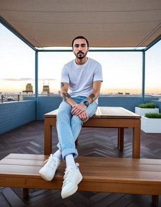 Как носить кроссовки с джинсами мужчине