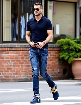 Как носить кроссовки с джинсами мужчине