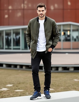 С чем носить кроссовки мужчине