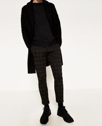 Как носить кроссовки с длинным пальто