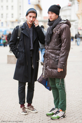 Как носить кроссовки с паркой мужчине