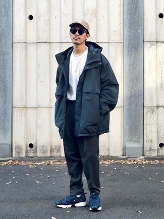 Как носить кроссовки с паркой мужчине