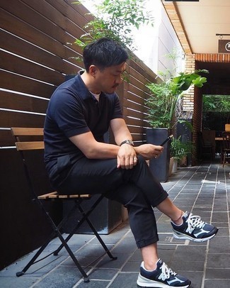 Как носить кроссовки с футболкой-поло мужчине