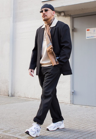 Как носить кроссовки с футболкой-поло мужчине