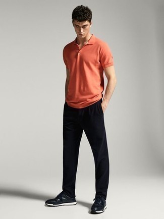 Как носить кроссовки с футболкой-поло мужчине